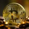 биткоин сувенирна монета златиста подарък